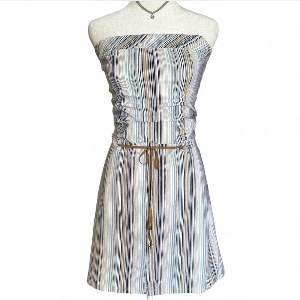 Chic Strapless Striped Dress